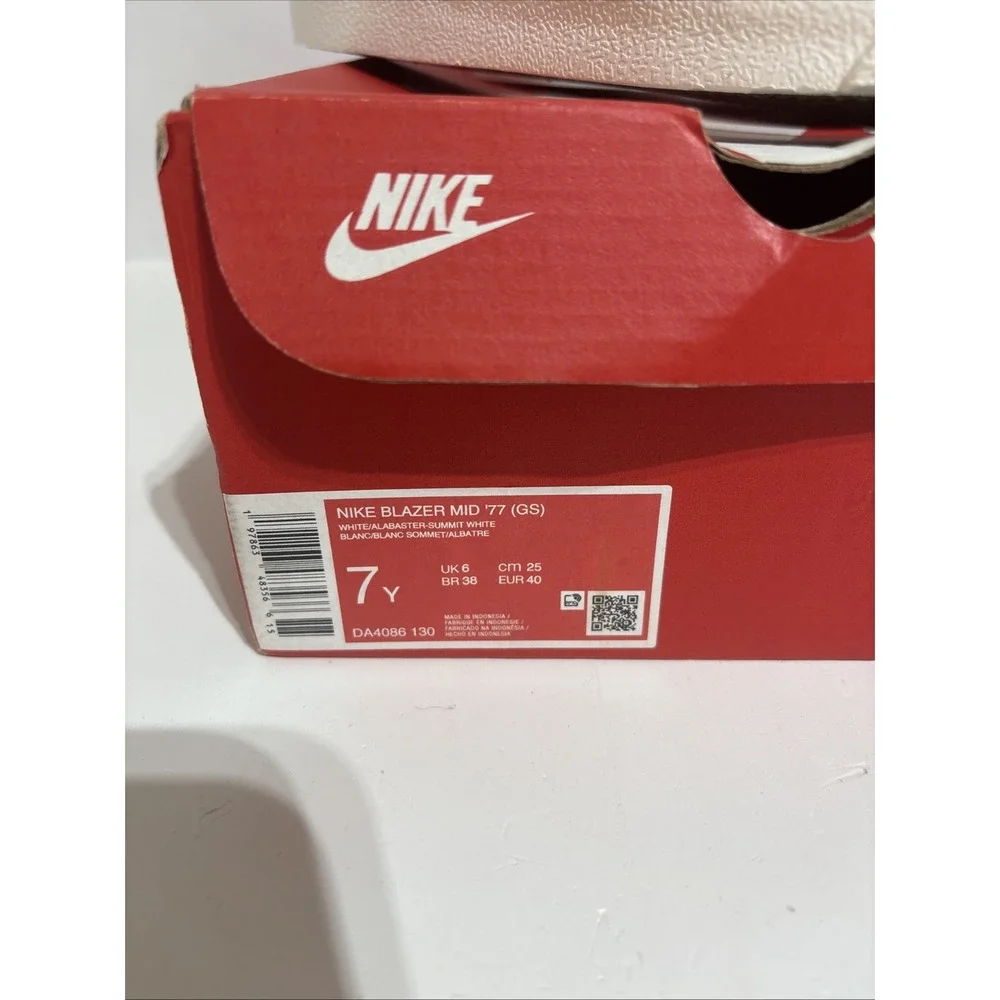 Nike product pair